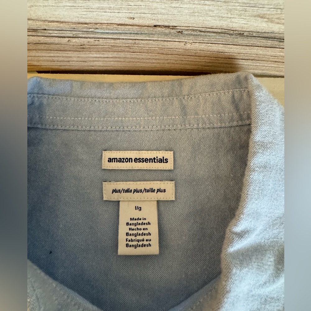 Amazon Essentials button down - Picture 2 of 2
